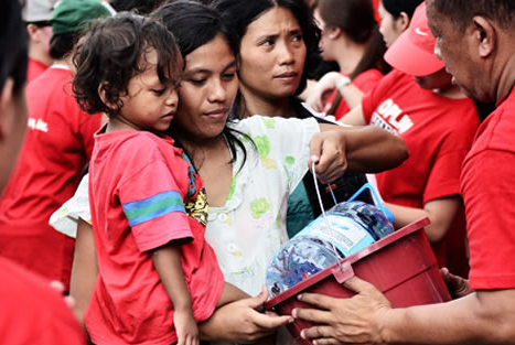 Acció humanitària per atendre a la població afectada a les Filipines pel Tifó HAIYAN