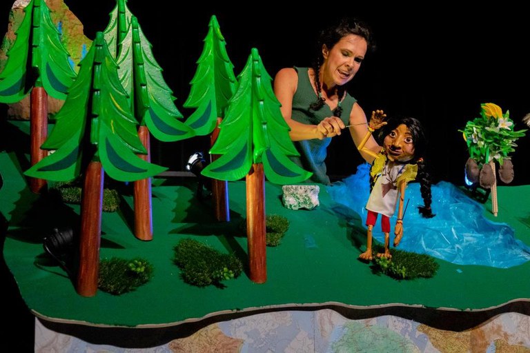 Rigoberta i el Windigo_Kali Teatre_ESF_titelles_bosc_medi_ambient.jpg
