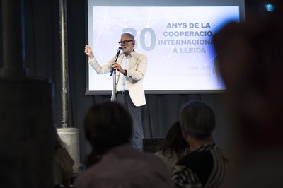 %{image/Description}