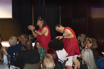 %{image/Description}